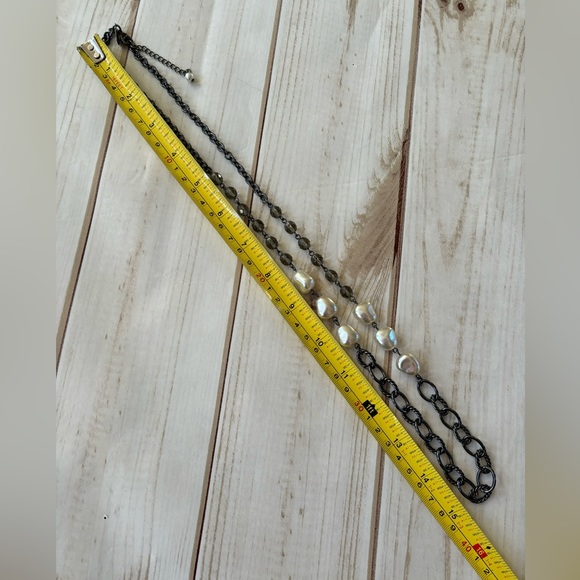 White House Black Market faux pearl necklace - Picture 4 of 4